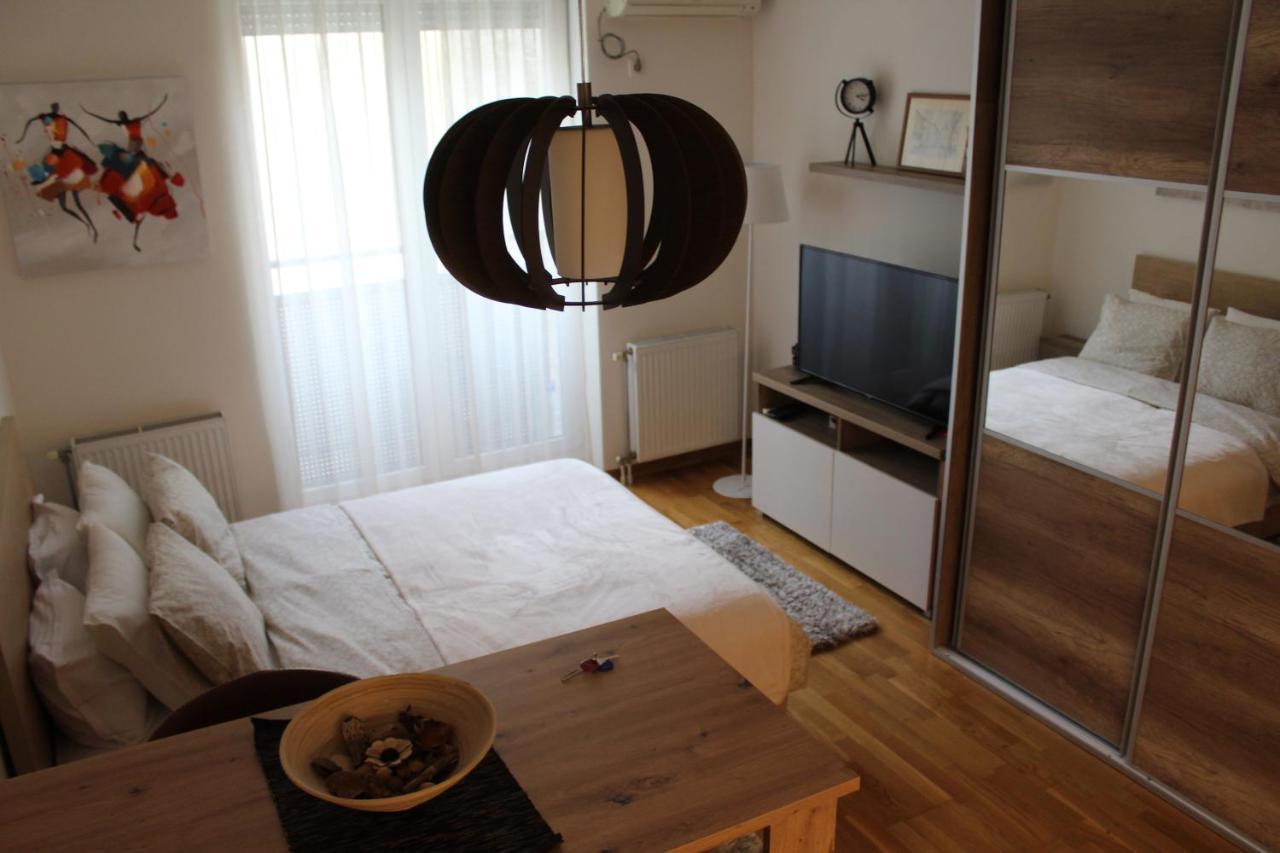 Downtown Apartment Нови-Сад Экстерьер фото
